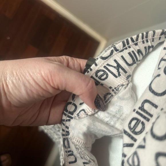 Calvin Klein Logo Print Lounge Set – Tank & Shorts, Size XL - Picture 7 of 8